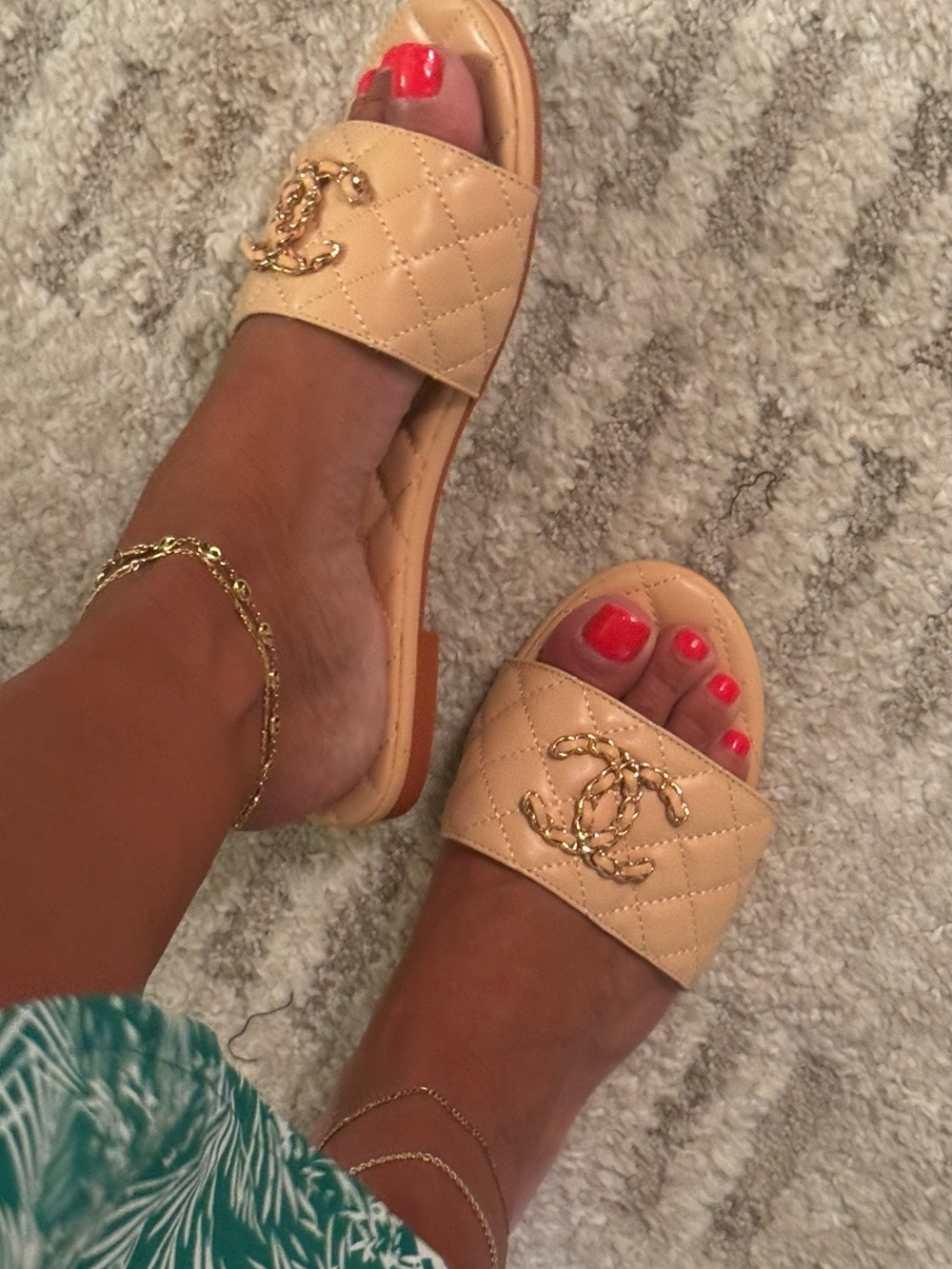 CHANEL Quilted Tan Leather Slide Mules with Gold CC Chain - Picture 2 of 7